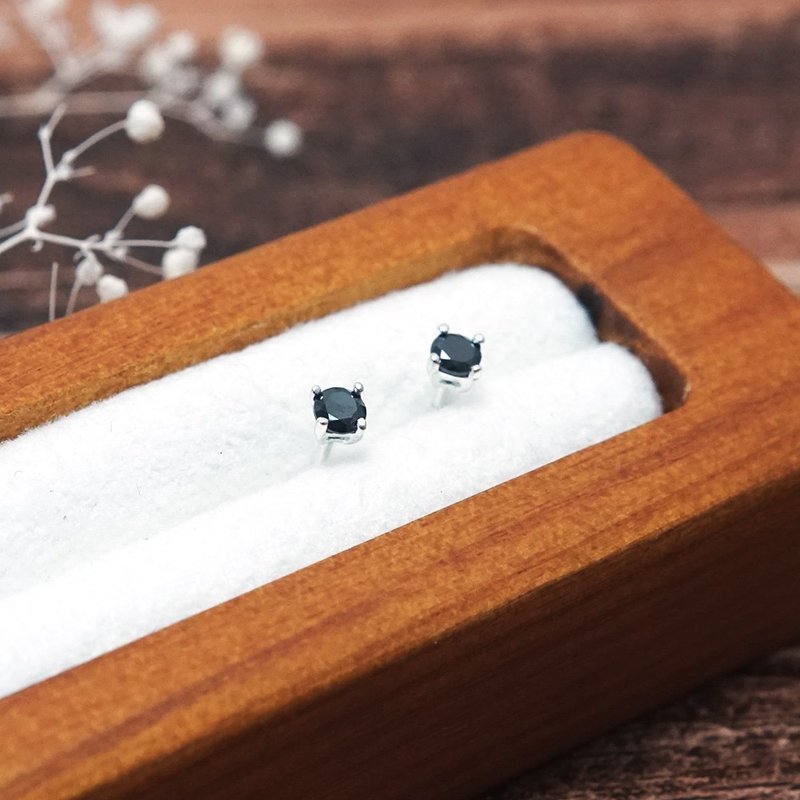 深邃黑 圆形纯银 3mm 单钻耳环 爪镶 925纯银 女生耳环 男生耳环 - 耳环/耳夹 - 纯银 黑色
