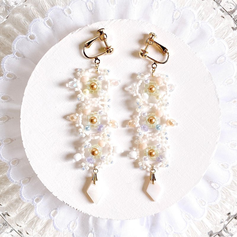 lacy knitting 耳夹 little pink - 耳环/耳夹 - 玻璃 粉红色