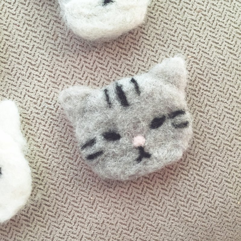 羊毛孩儿 - 羊毛毡 美国短毛猫 书签/别针 定制化礼物 圣诞礼盒 - 发饰 - 羊毛 灰色