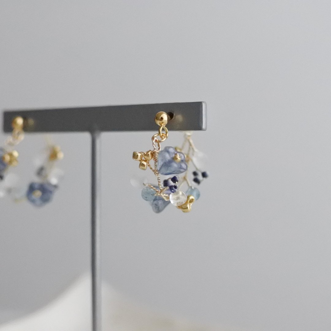 Blue Star Series – Yuwai small - 耳环/耳夹 - 其他金属 蓝色