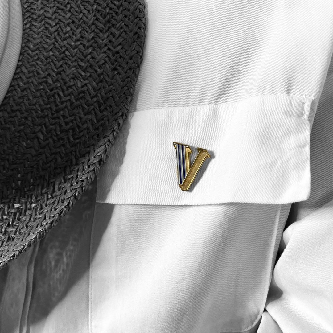V / V.I.P -琺瑯徽章卡－附信封 開學季 情人卡 萬用字母卡 - 徽章/别针 - 珐琅 蓝色