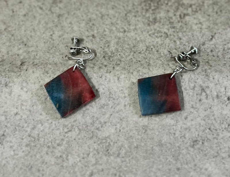 耳环/菱形/蓝红渐变色/枫木/饰品/银箔/医疗不锈钢/抗过敏耳夹 - 耳环/耳夹 - 环保材料 白色