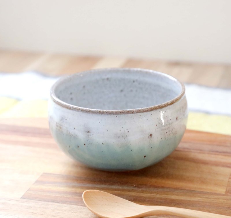 白釉与灰蓝渐层大碗 - 碗 - 陶 蓝色