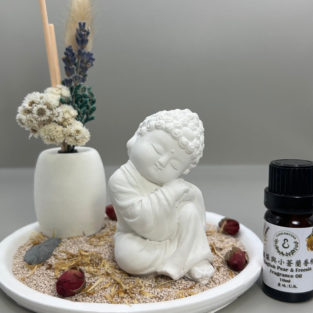 快速到货小佛公仔 净念吉祥小佛(大觉) 永生花圆盘组合 居家摆饰 - 香薰/精油/线香 - 水泥 白色