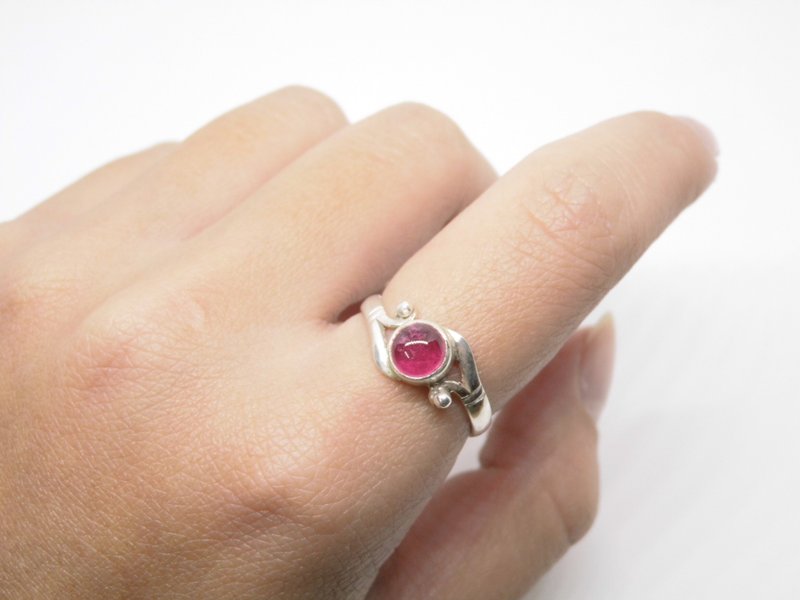 红碧玺蛋面925纯银曲线戒指 尼泊尔手工镶嵌 情人礼物 生日礼物 - 戒指 - 宝石 红色