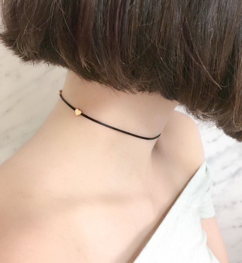 我找到了一点爱 / 黑色绳子和心形颈链 SV211 - 颈链 - 聚酯纤维 黑色