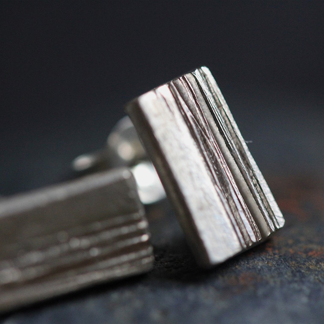 Wood grain handmade silver stud earrings (E0169) - 耳环/耳夹 - 银 银色