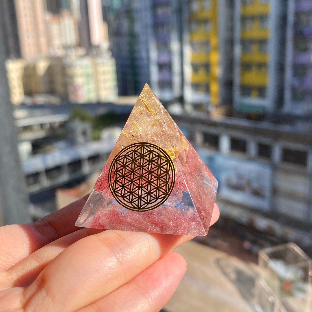 【金发晶+草莓晶】奥根能量塔Orgonite (6cm/5cm/4cm) - 摆饰 - 水晶 