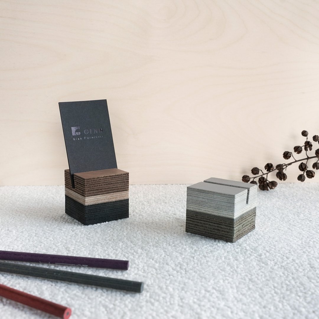 Cube皮革名片架 | 名片座 | 明信片 | 短款 - 名片架/名片座 - 真皮 