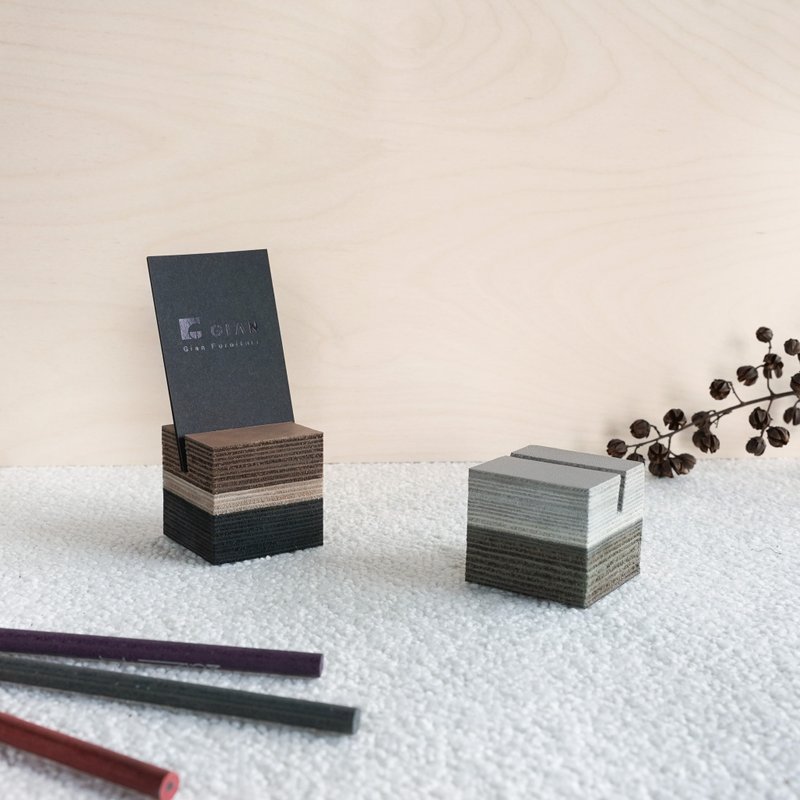 Cube皮革名片架 | 名片座 | 明信片 | 短款 - 名片架/名片座 - 真皮 