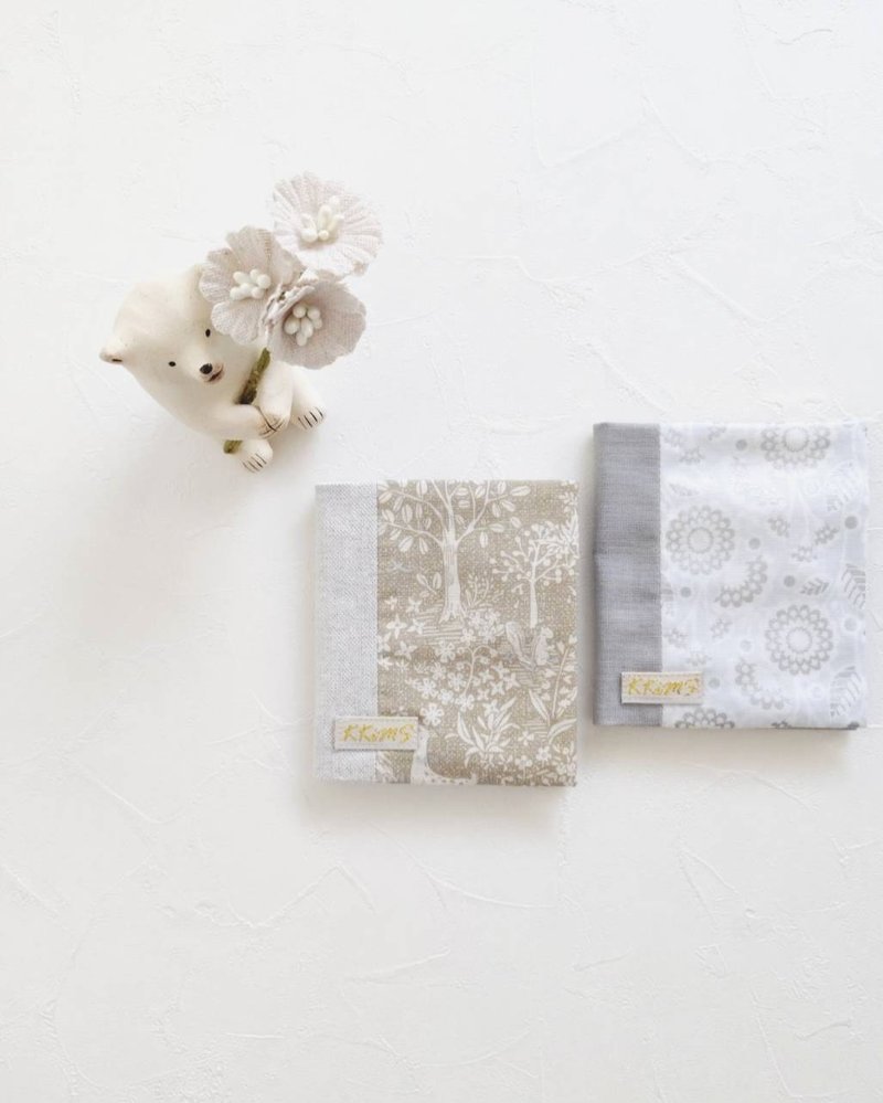 【GTS/随身卫生纸套】灰卡其色系 小丛林 花之光影 烫银 - 纸巾盒 - 棉．麻 银色