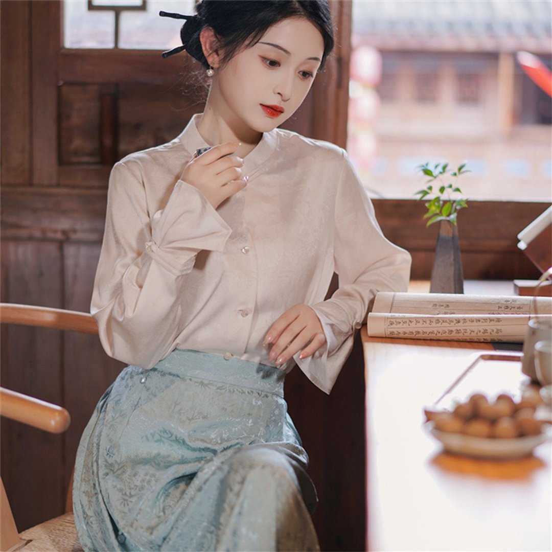 聽月 杏色長袖襯衫 立領襯衣 新中式輕國風上衣 - 女装衬衫 - 聚酯纤维 粉红色