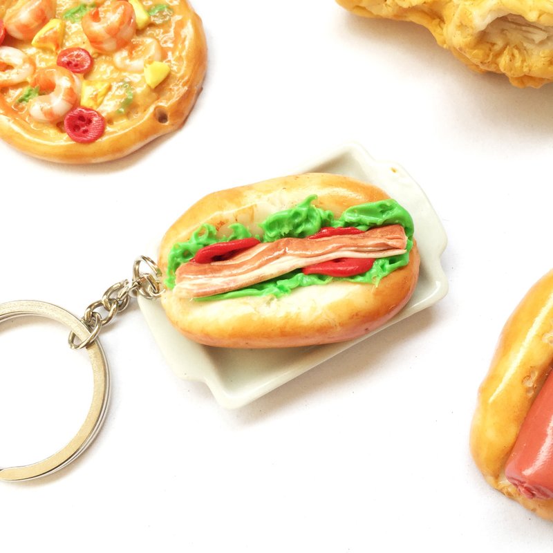 Bacon Hot Dog Keychain - 钥匙链/钥匙包 - 粘土 红色