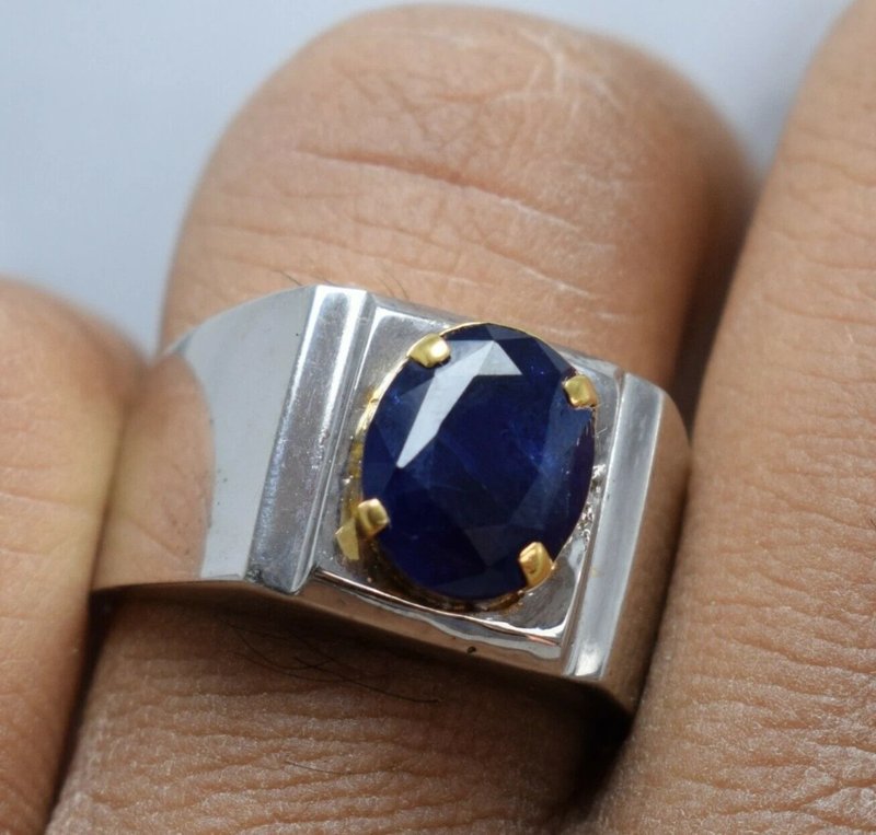 天然深蓝色蓝宝石戒指 黄金镀爪 925 纯银 - 戒指 - 宝石 蓝色