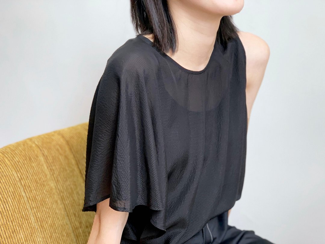 UUIN   _ 黑概念造型上衣附背心 - 女装上衣 - 丝．绢 黑色