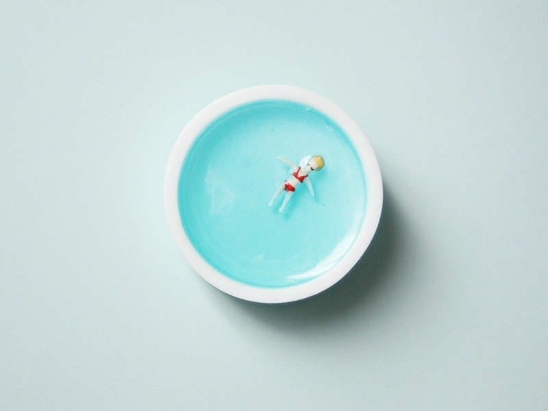 Celebrity's brooch [round / white] - 胸针 - 塑料 白色