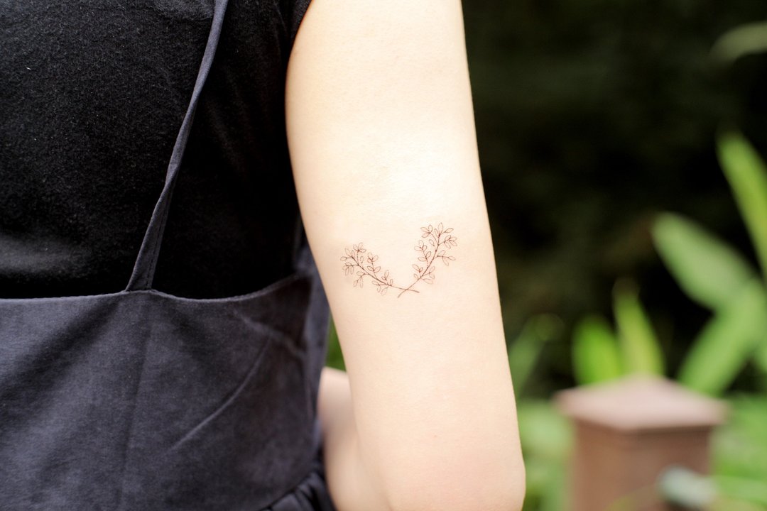 Deerhorn design / 鹿角 刺青 纹身贴纸 小叶榄仁 树枝 素描 手绘 - 纹身贴 - 纸 黑色