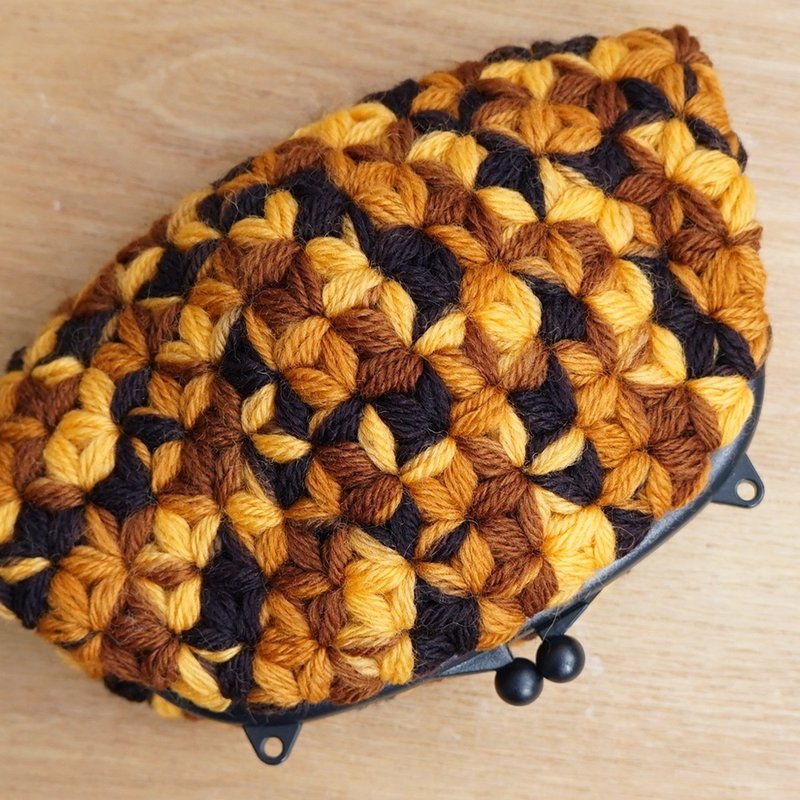 Ba-ba handmade Jasmine Stitch crochet Petit bag No.C1495 - 化妆包/杂物包 - 其他材质 咖啡色