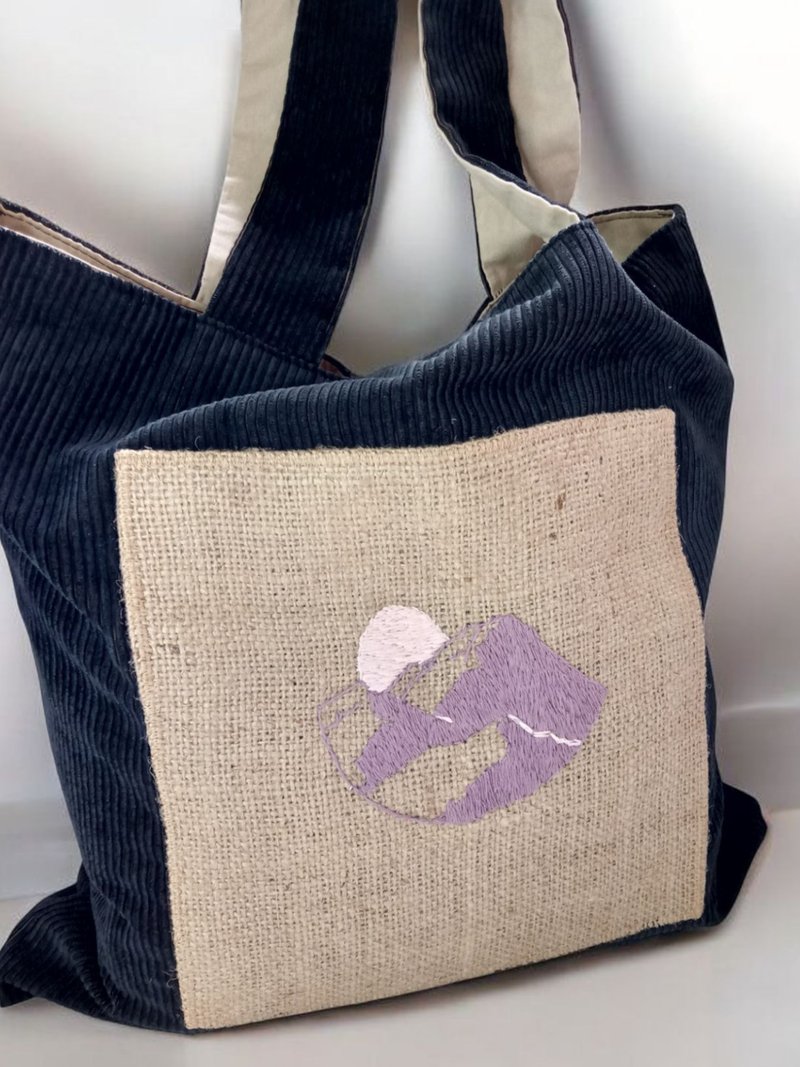 灯芯绒刺绣包“山月”- 手工制作 - 时尚托特包 - 手提包/手提袋 - 棉．麻 咖啡色