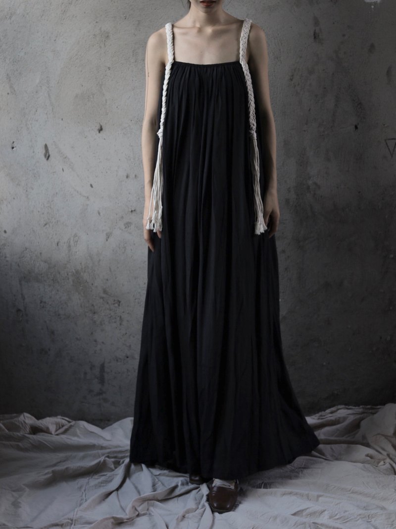 新中式极简 / 寬鬆连身裙 / 手工编织麻绳 - 洋装/连衣裙 - 其他材质 黑色