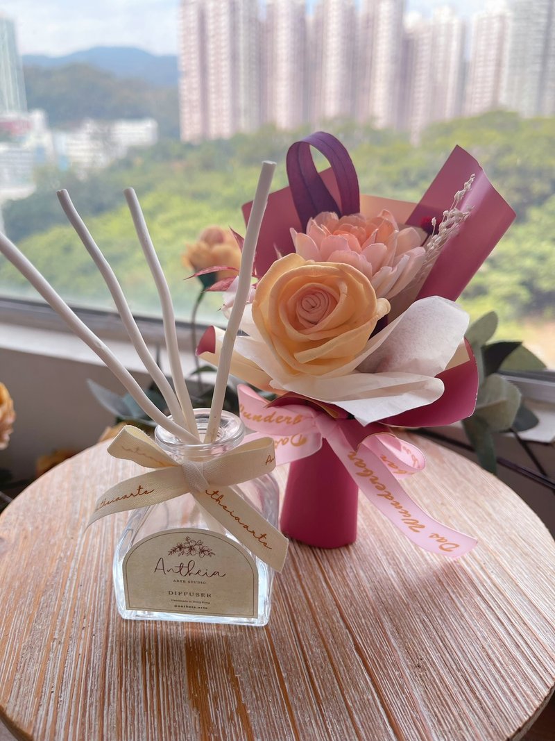 【香港花艺工作室】索拉花扩香瓶礼盒 - 晨雾梨纸 (粉色花束) - 香薰/精油/线香 - 植物．花 粉红色