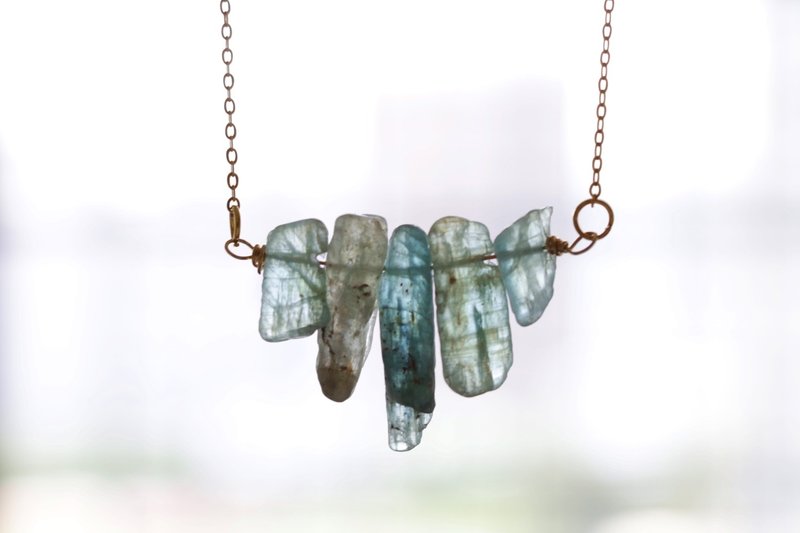 天然蓝晶原石颈链 蓝晶项链 矿石项链 三色选 14K包金镀金镀银 - 项链 - 宝石 蓝色