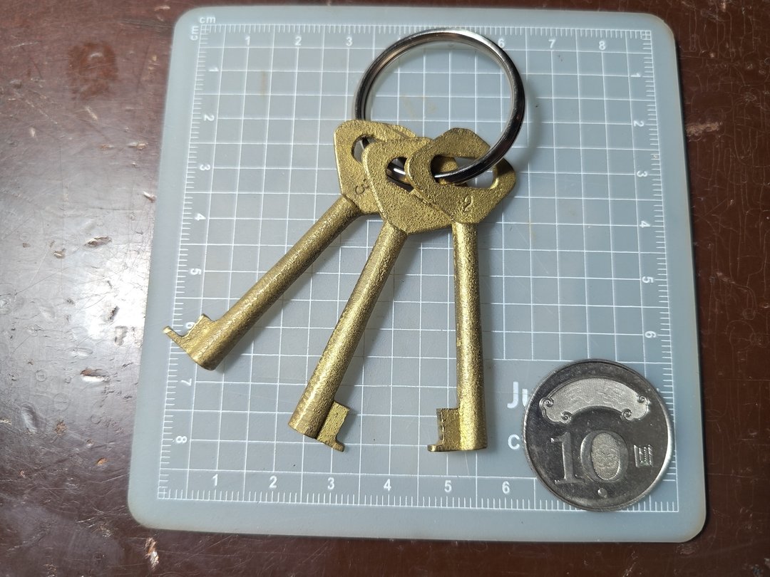 台湾早期菱形柄铜制古董老钥匙三支 - 金工/饰品 - 其他金属 