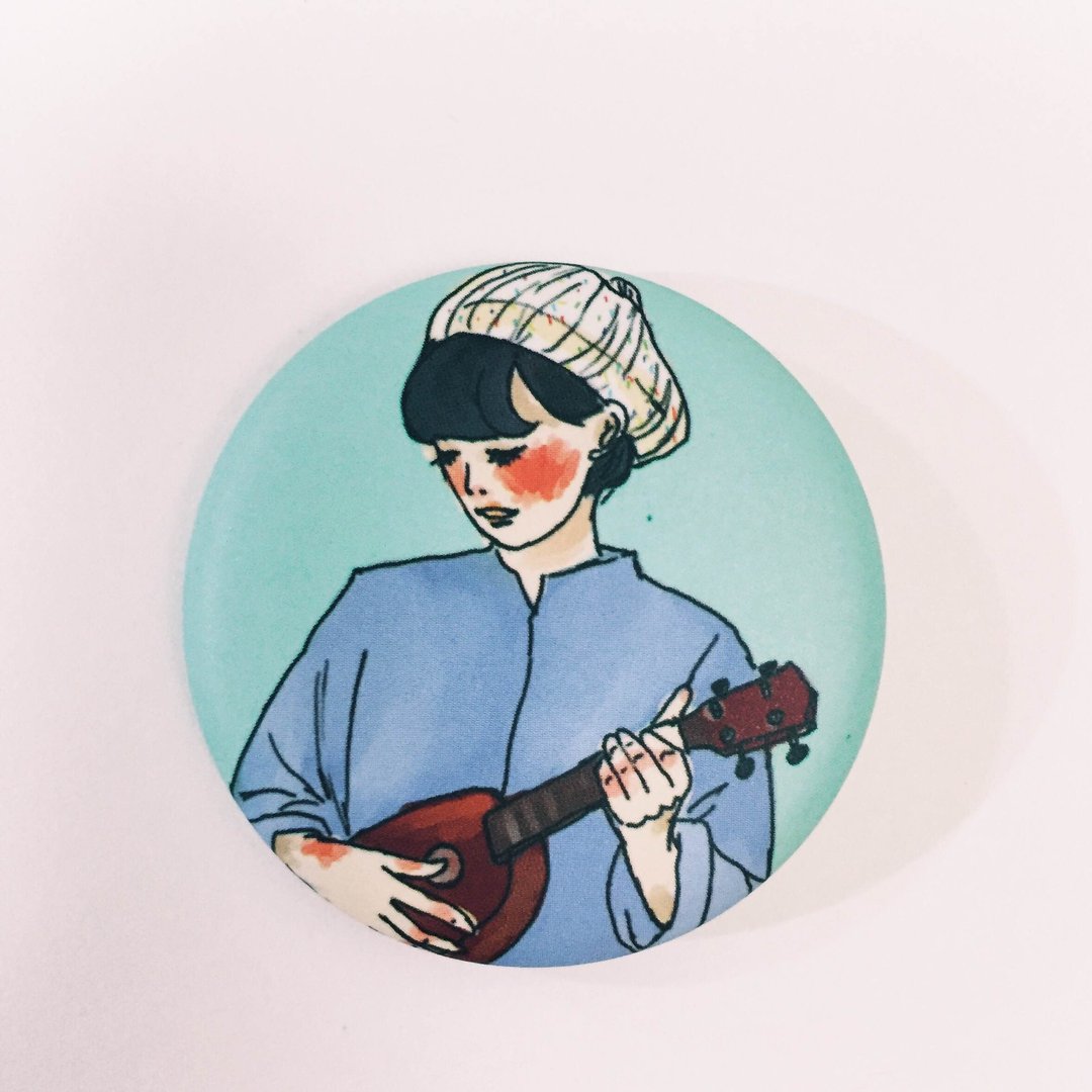 乌克丽丽女孩徽章 - 徽章/别针 - 塑料 