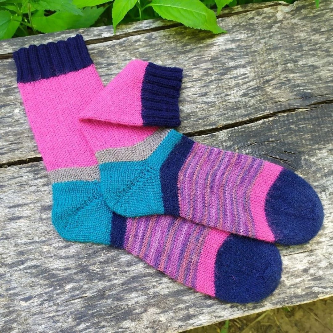 Handmade knitted womens socks/ Warm knitted accessory - 袜子 - 羊毛 多色