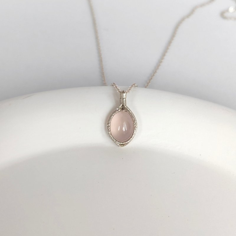 冰種瑪瑙吊墜 純銀椭圆白透瑪瑙項鍊 925銀手工吊飾 - 项链 - 纯银 