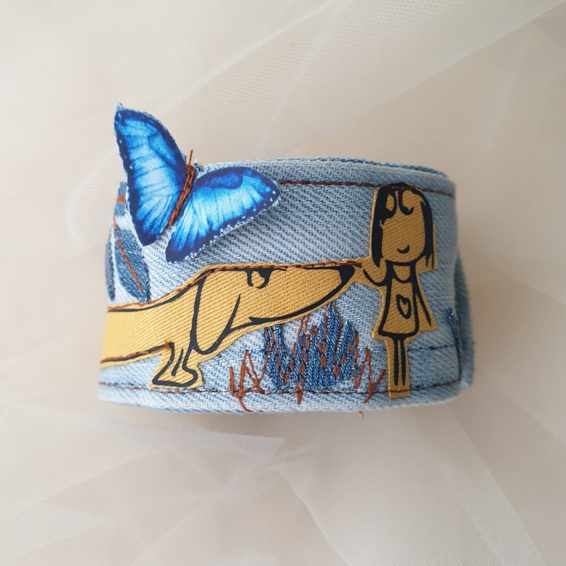 Upcycled Denim Bracelet Dachshund - 手链/手环 - 其他金属 蓝色