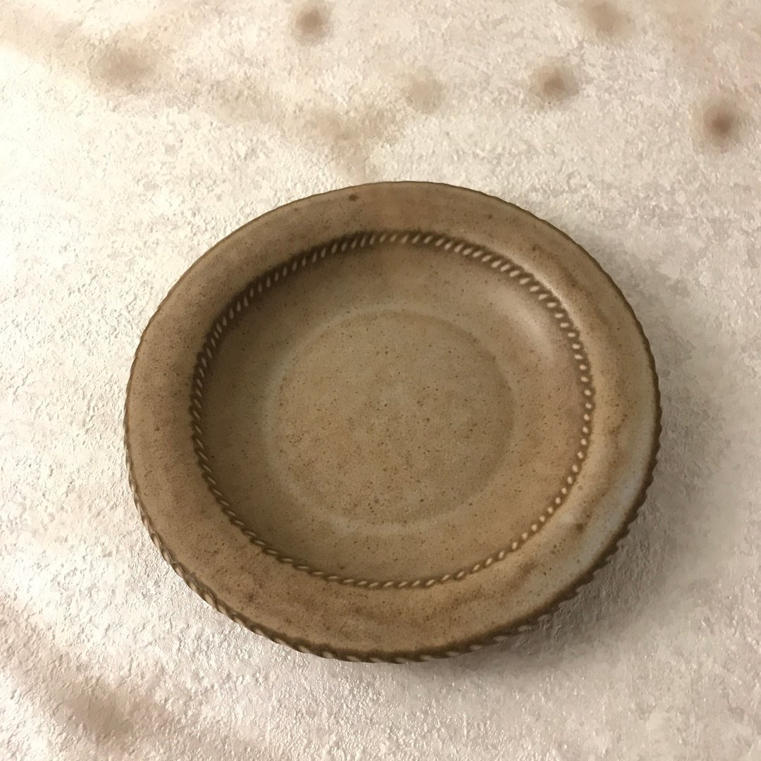【 小丸 日式 简约  】素雅    胡桃釉色  细刻   陶盘 - 盘子/餐盘/盘架 - 陶 咖啡色