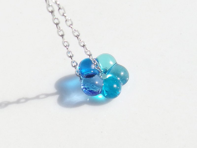 Small flower glass (Petit Hana [soda]) Chain necklace [Cotton string, Silver 925 can be selected] [Made to order] - 项链 - 玻璃 蓝色