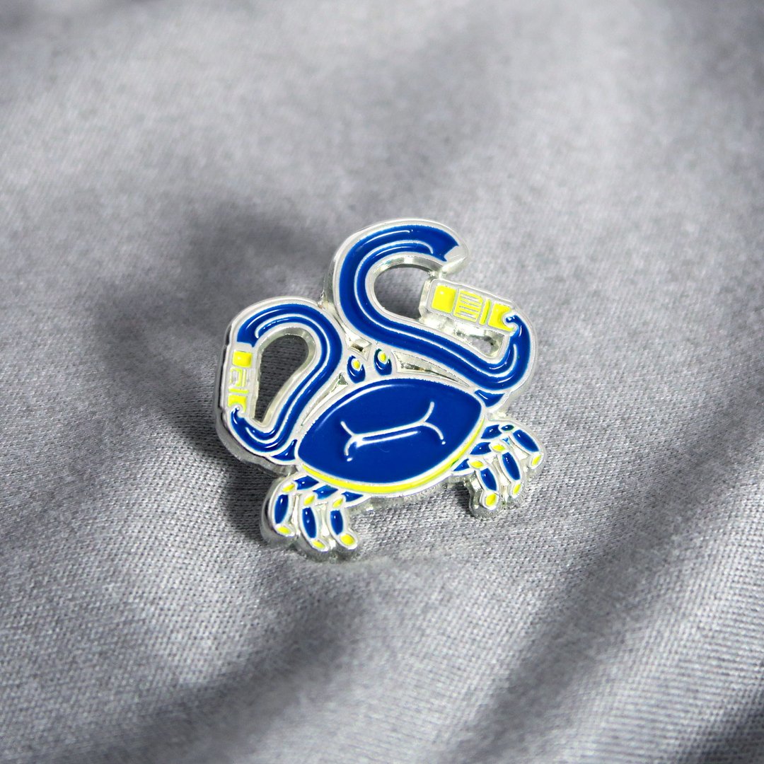 Crabiner Enamel Pin – Gift for Climbers and Boulderers – 攀岩针 – 등반 クライミング - 徽章/别针 - 其他金属 多色