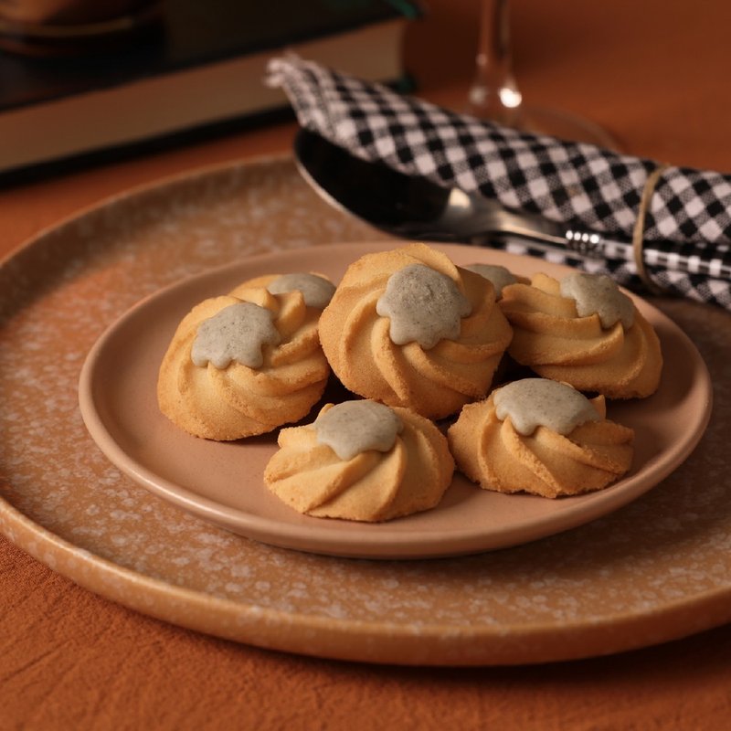 云朵奶盖曲奇-松露莱思克奶油 - 零食/点心 - 新鲜食材 粉红色