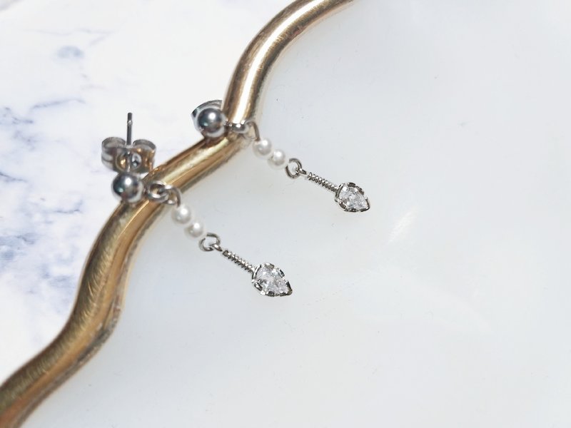 -Little spoon-锆石珍珠耳环 - 耳环/耳夹 - 其他金属 银色