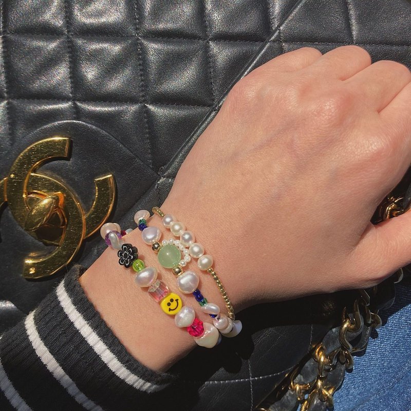 【热卖】笑脸 水晶 玻璃 串珠珍珠手链 | Y2K 千禧潮流复刻风格 - 手链/手环 - 珍珠 