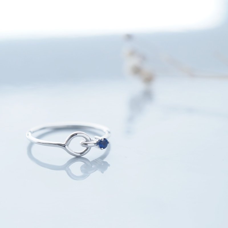 Sapphire stone wire ring Silver 925 - 戒指 - 其他金属 蓝色