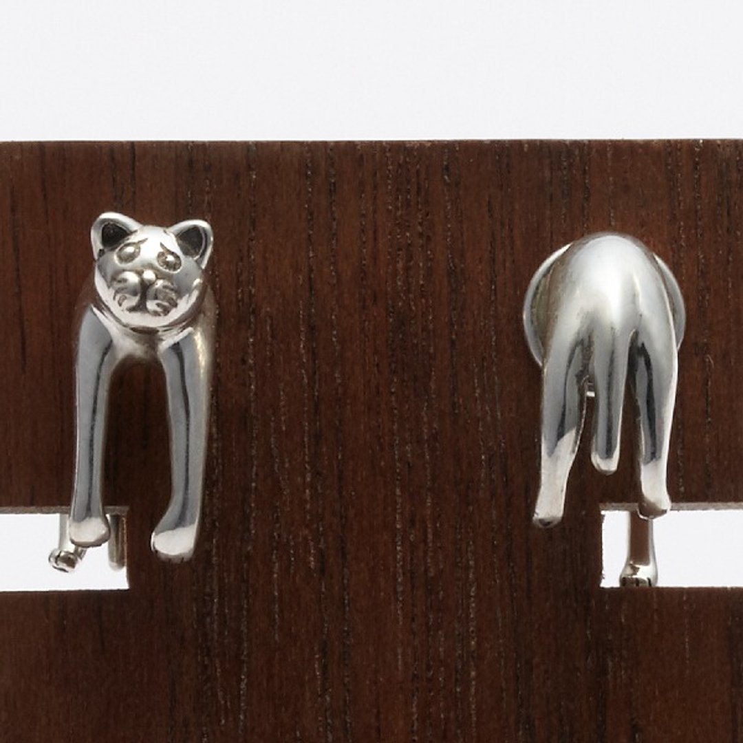 卡住的猫咪耳钉 / 925纯银・18K金 / 趣味猫咪饰品 / 日本手工制 - 耳环/耳夹 - 其他金属 金色