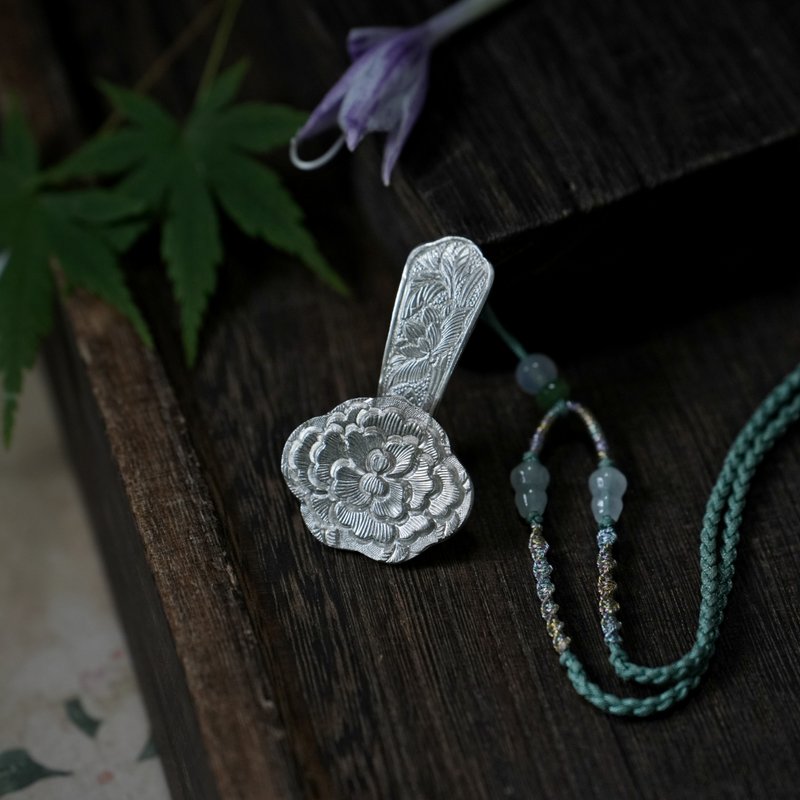 手工阴刻满雕花卉纯银吊坠  单头如意 - 吊饰 - 纯银 银色