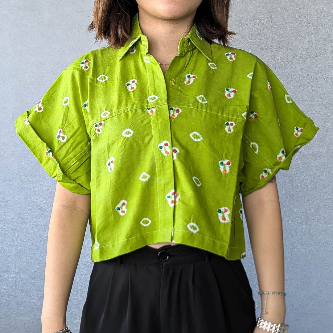 印尼蜡染可爱少女风短版衬衫 PUPUT - 苹果绿 - PUP008 - 女装上衣 - 棉．麻 绿色