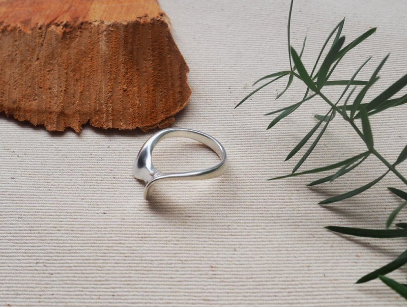 一浪花 / 纯银戒指 - 戒指 - 纯银 银色