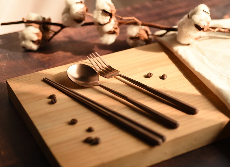 【圣诞礼盒】不锈钢可可棕餐具|汤匙、筷子、礼物 - 餐刀/叉/匙组合 - 不锈钢 咖啡色