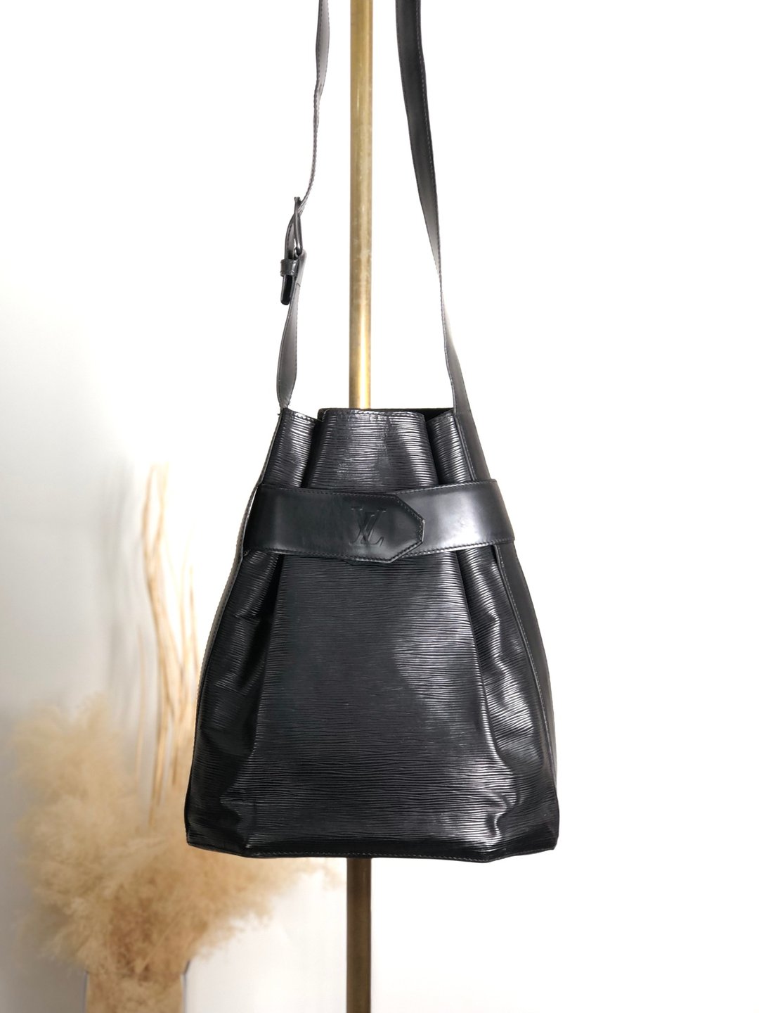 【日本直送 名牌中古包】LOUIS VUITTON Sac De Paul Epi 皮革束口斜背包 黑色 vintage v8epcv - 侧背包/斜挎包 - 真皮 黑色