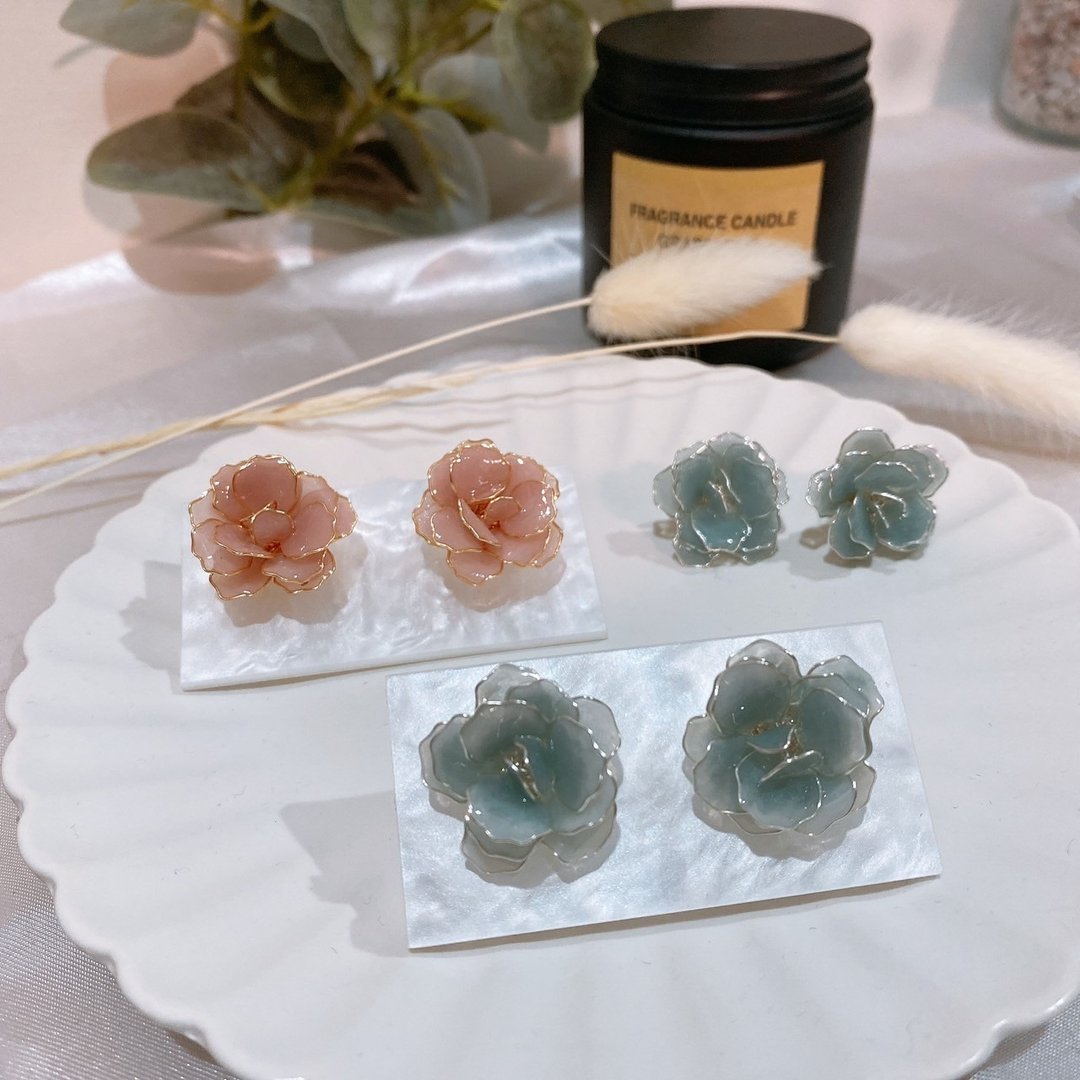 一朵玫瑰 - 耳环 / 水晶花饰品 / 手作饰品 |【送礼 - 礼盒】 - 耳环/耳夹 - 树脂 粉红色