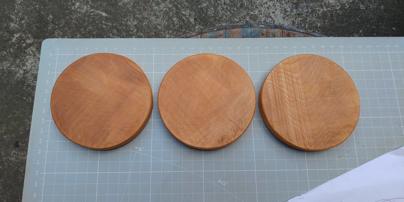 台湾黄桧木圆形杯垫(厚) 直径约10厘米厚约1.5厘米 - 其他 - 木头 