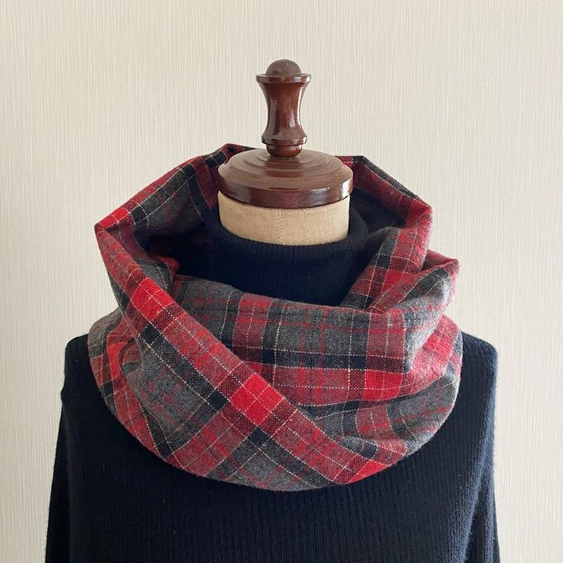 灰红英伦格纹围脖 一套就有型 秋冬保暖配件 - 围巾/披肩 - 聚酯纤维 红色