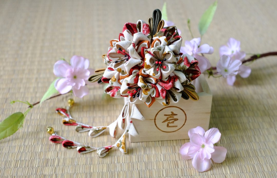 【洋粋スタイル】つまみ细工手作花簪－舞灿花嫁。巴洛克玫瑰 - 发饰 - 棉 多色