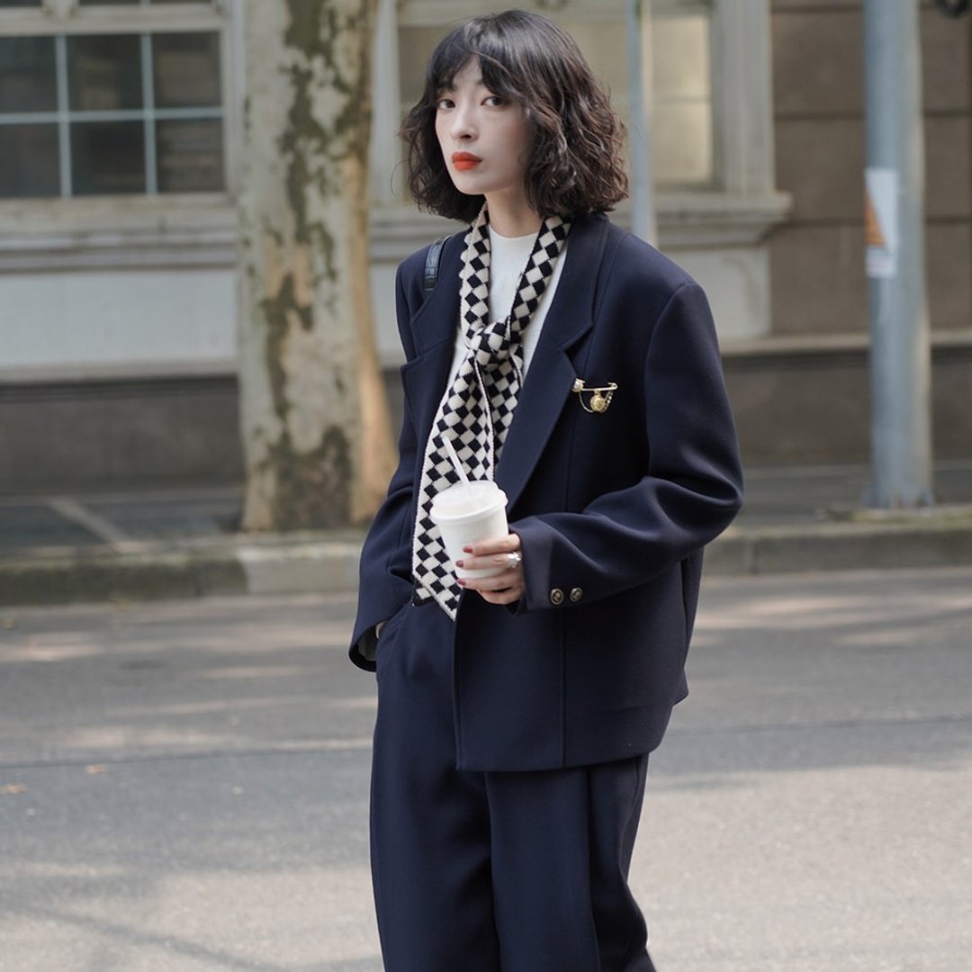 深藏青色翻驳领西装外套|加厚外套|秋款|羊毛混纺|Sora-823 - 女装西装外套/风衣 - 羊毛 黑色