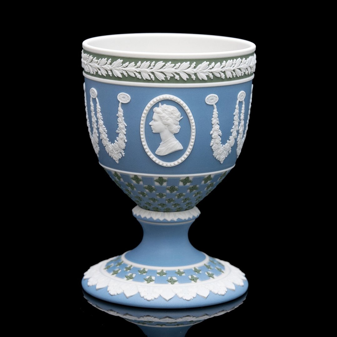 限量750英国制wedgwood碧玉浮雕女王1977年陶瓷圣杯奖杯花瓶 - 摆饰 - 瓷 